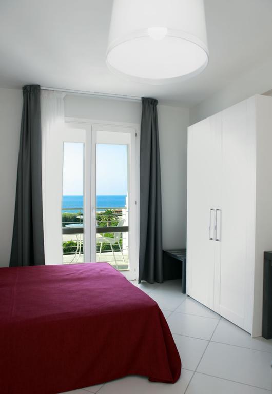 Aparthotel Brezza Di Grecale Trapani Zimmer foto