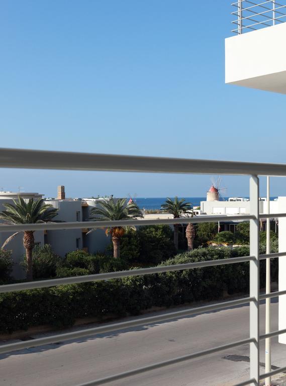 Aparthotel Brezza Di Grecale Trapani Zimmer foto